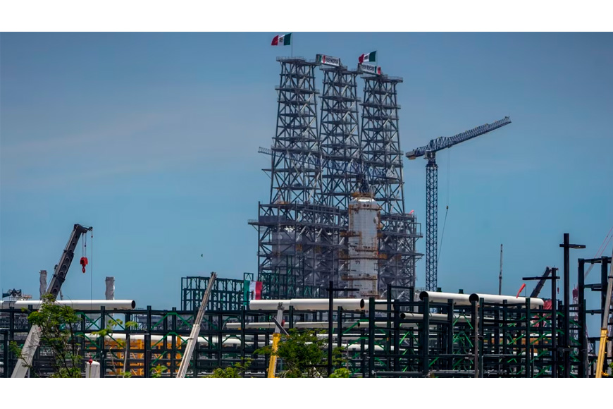 Pemex le ‘dispara’ petróleo a Cuba con las Gasolinas Bienestar: ¿Cuánto le vendió y a qué precio?